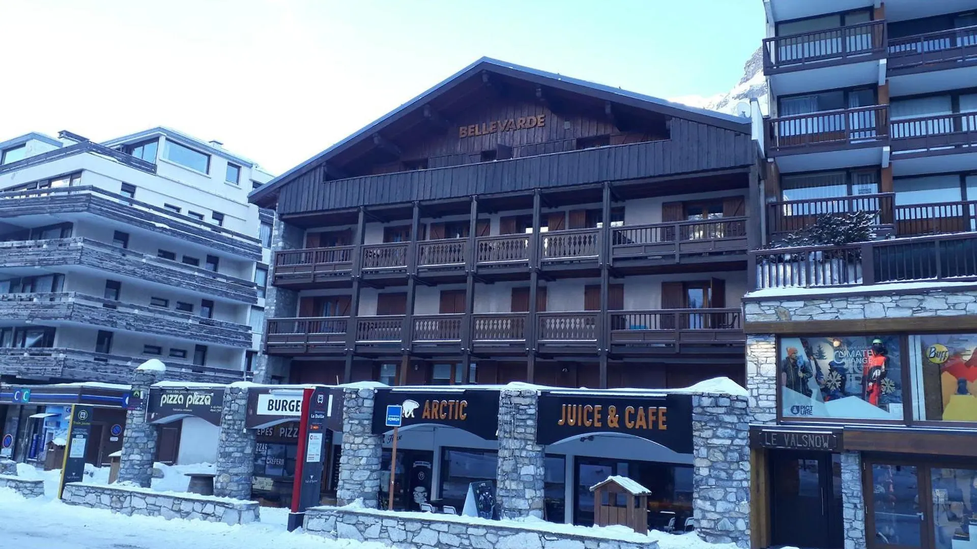 Apartment **Confortable Appartement 2 Pieces En Plein Centre, A 5 Min Des Pistes, Balcon Sud, 4 Pers.** - Fr-1-518-7 Val-d'Isere